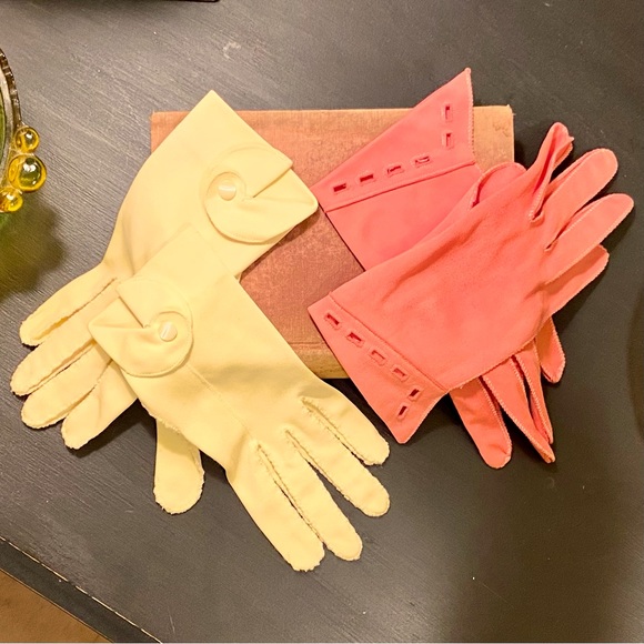 Stetson Accessories - Gloves ~ Vintage ~ 2 Pair ~ Stetson ~ Women’s ~ Coral Pink & Light Yellow ~ GVC